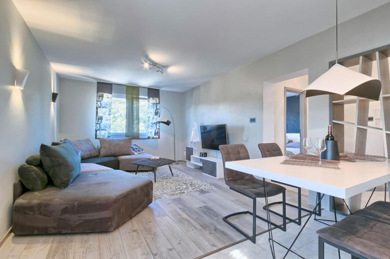 Modern Oasis Apartment Pula Exteriör bild