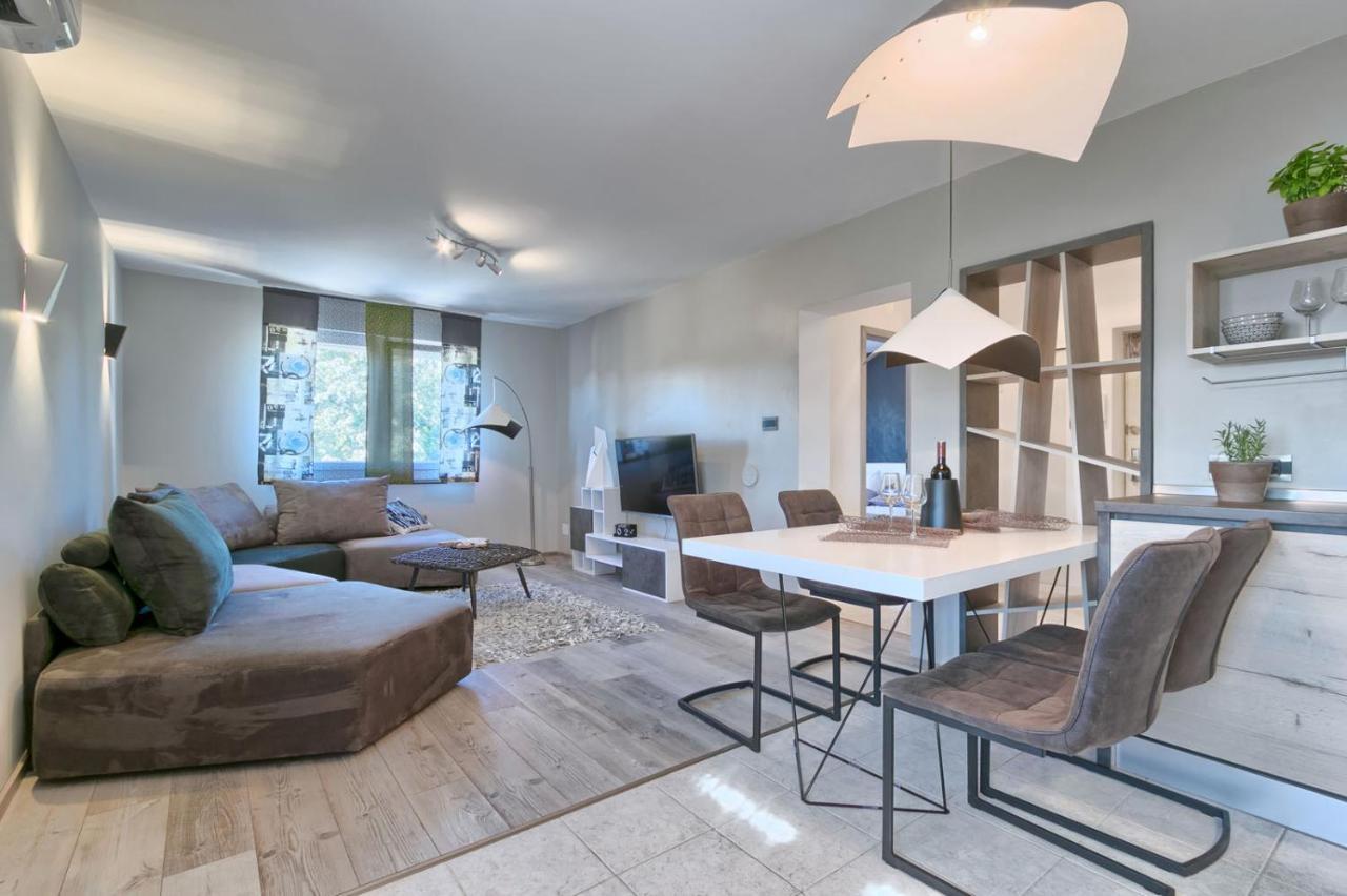 Modern Oasis Apartment Pula Exteriör bild
