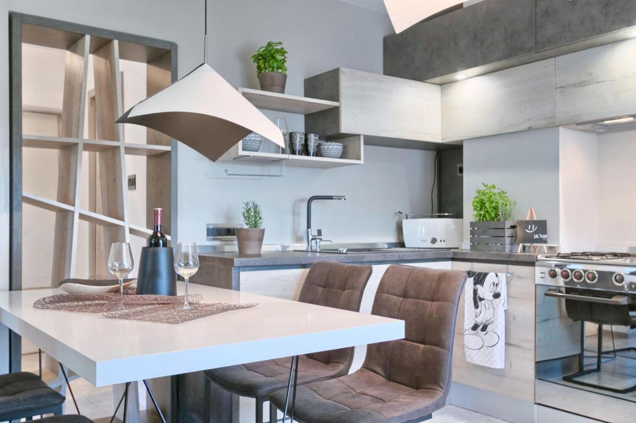 Modern Oasis Apartment Pula Exteriör bild