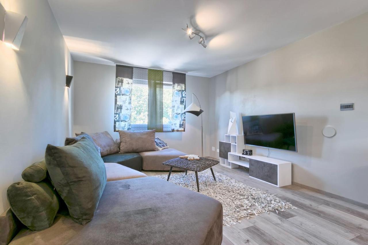 Modern Oasis Apartment Pula Exteriör bild
