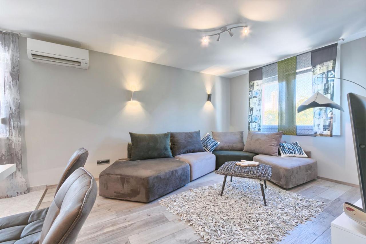 Modern Oasis Apartment Pula Exteriör bild