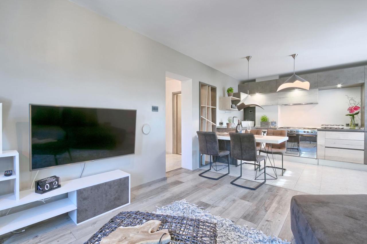 Modern Oasis Apartment Pula Exteriör bild